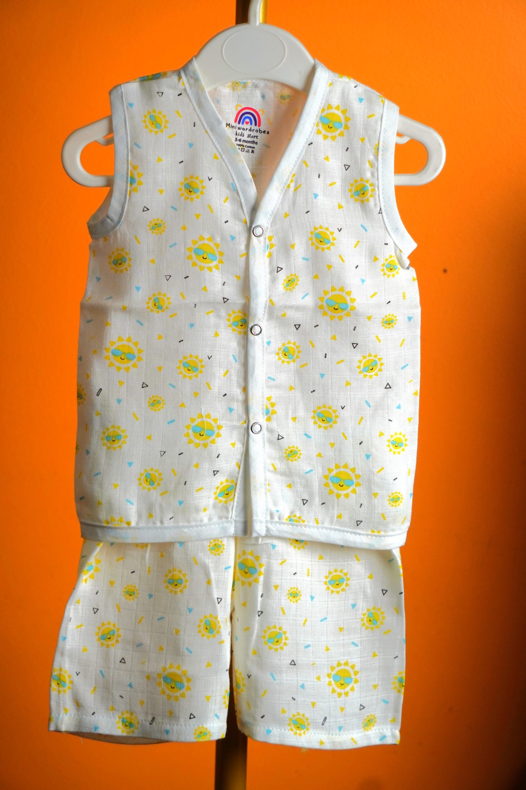 Sunshine-Sleeve less set