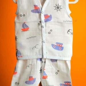 Little Boats print-Sleeve less set
