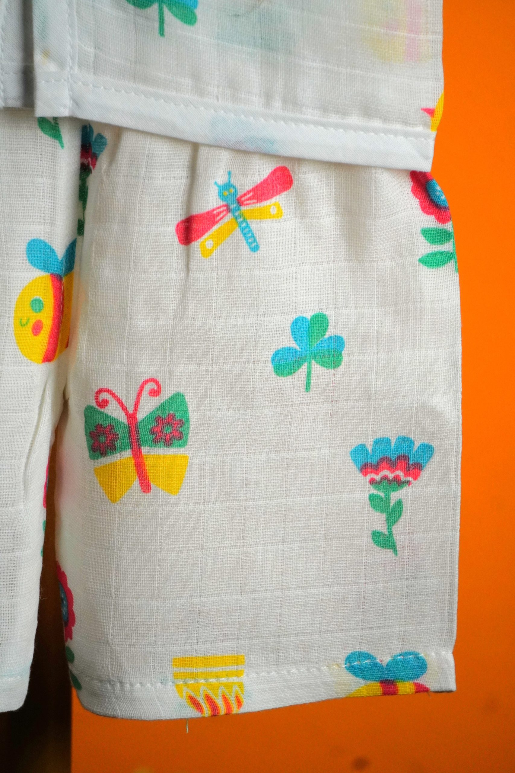 Flower bee print-Sleeve less set - Image 4