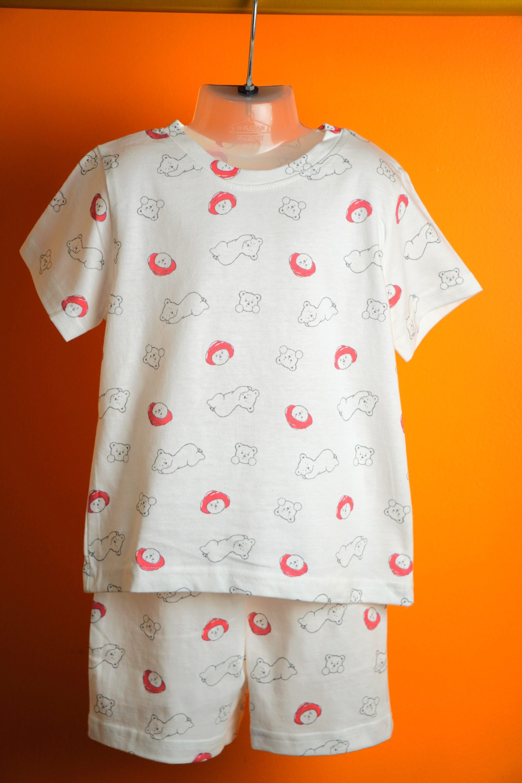 Sleepy bear pattern-knitted set